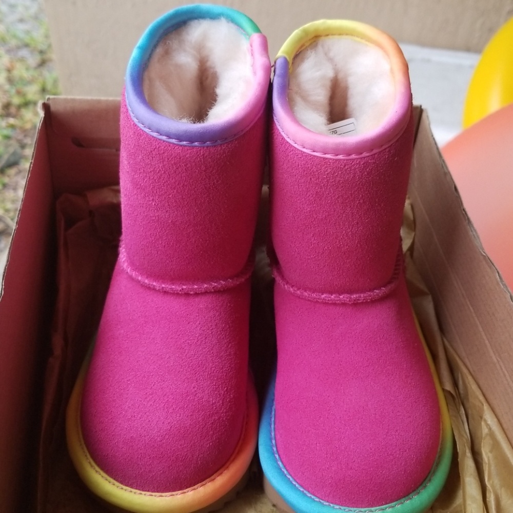 Toddler UGG Size 7